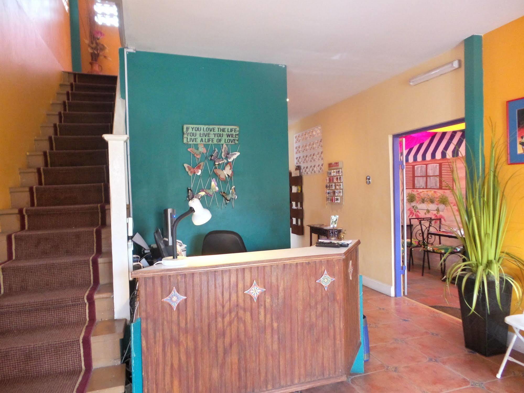 Forty Winks Inn Port of Spain Exterior photo