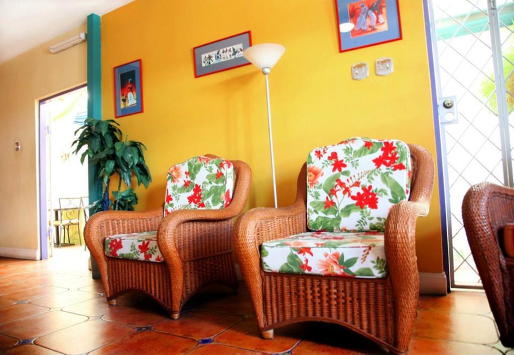 Forty Winks Inn Port of Spain Exterior photo